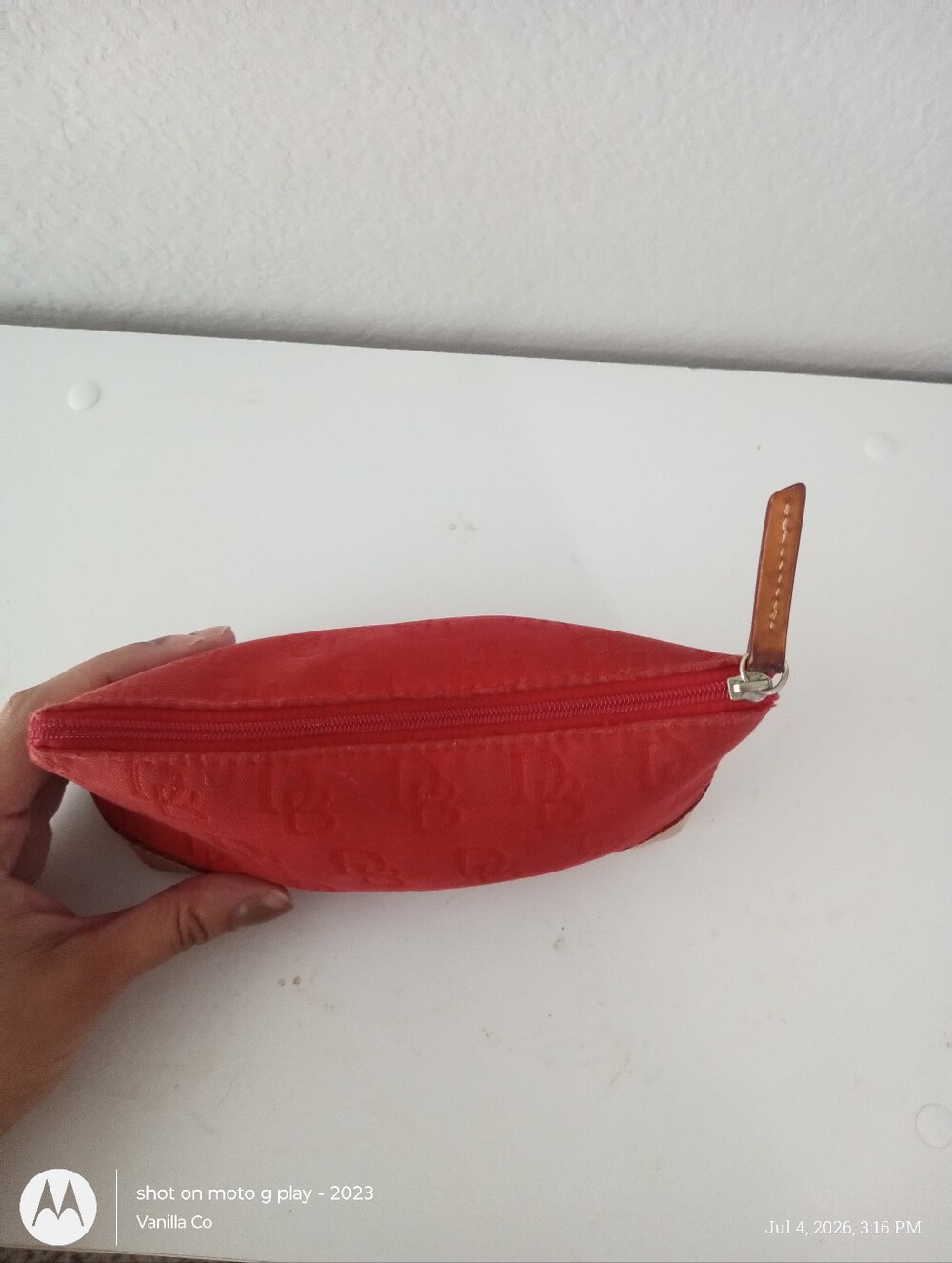 Vintage Dooney & Bourke Cosmetic Bag Red Small - Picture 4 of 5